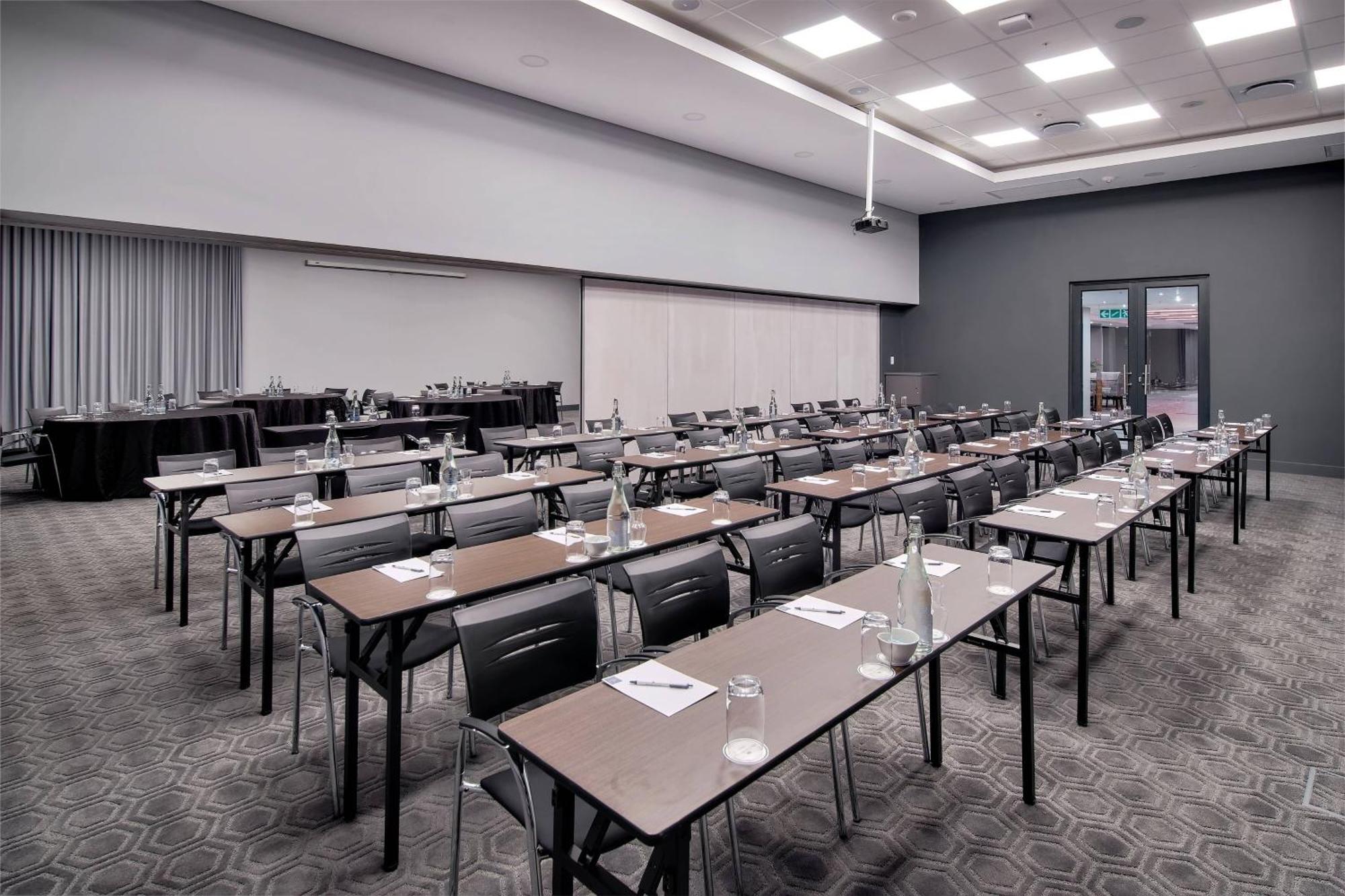 Protea Hotel By Marriott Pretoria Loftus Park Экстерьер фото
