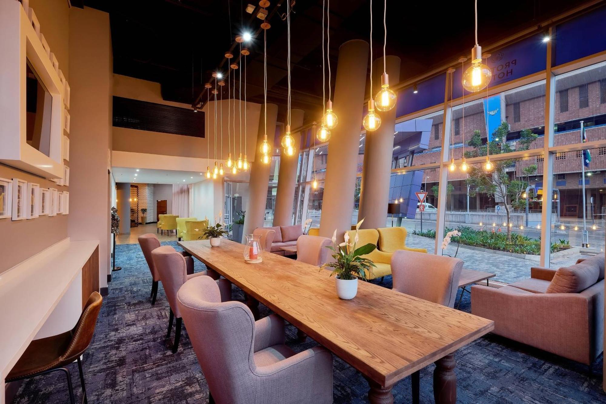 Protea Hotel By Marriott Pretoria Loftus Park Экстерьер фото